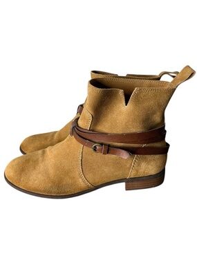 BC FOOTWEAR New Tan Suede Booties Boho Buckle Detail Floppy Size 8